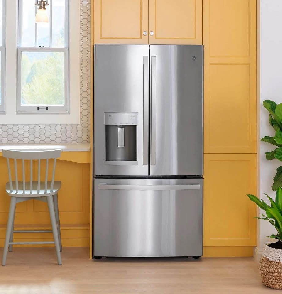 GE Large Refrigerator - Like New - Reading, MA, photo 7 of 8