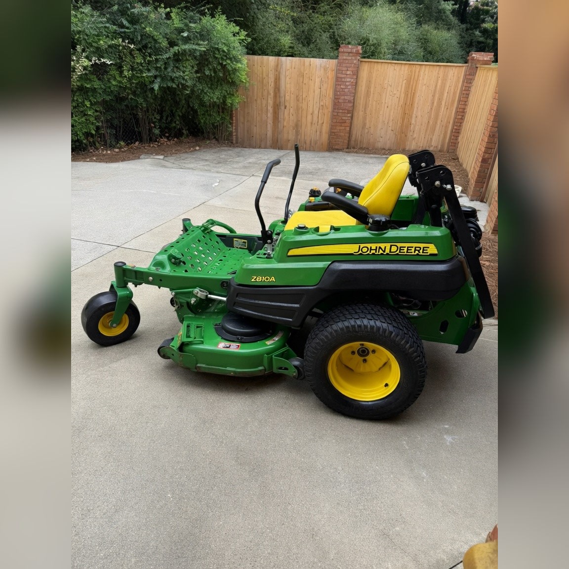 John Deere Z810a Zero Turn Lawn Mower 60" 7 Iron Mulching Deck - Good - Roswell, GA