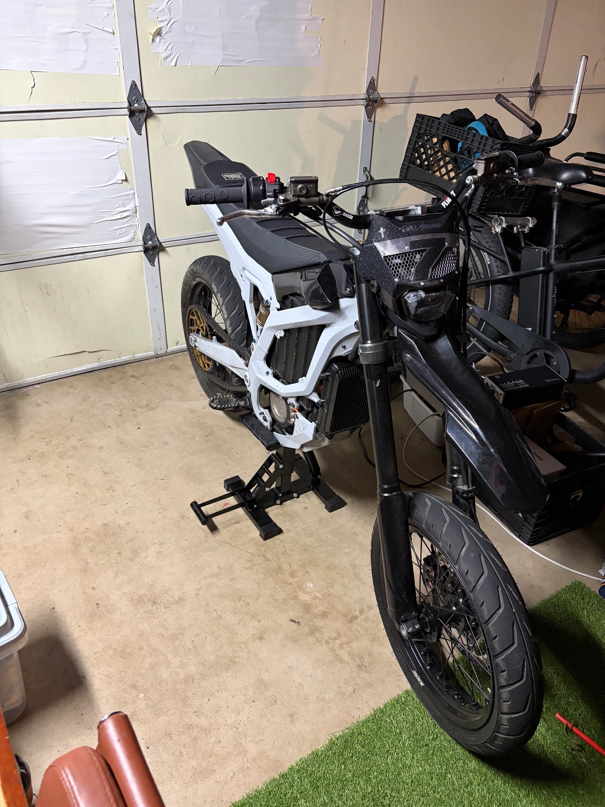 Surron Ultra Bee - Like New - Carlsbad, CA, photo 2 of 4