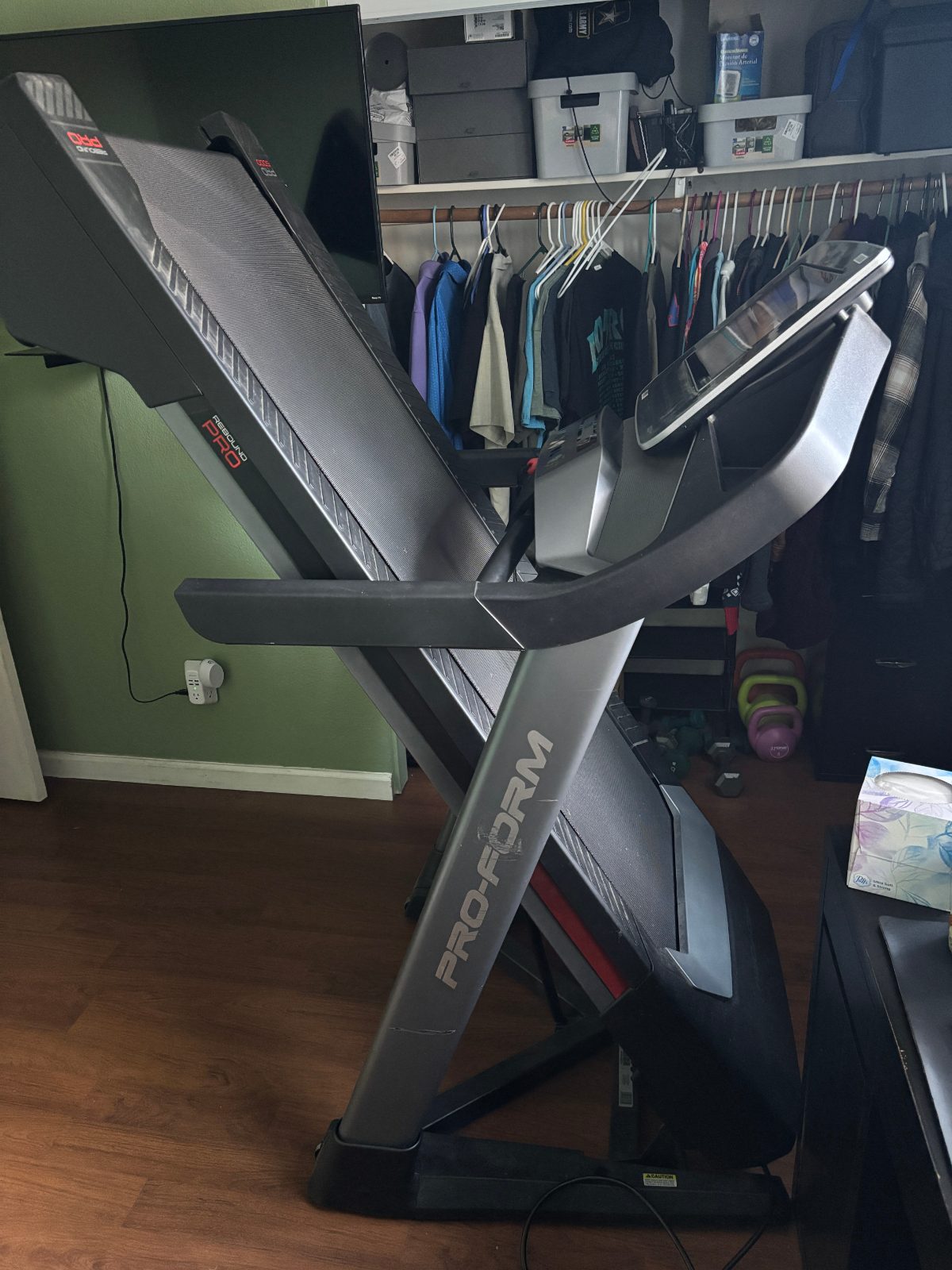 ProForm Pro 5000 Smart Treadmill with 14" Touchscreen - Very Good - Sacramento, CA, photo 5 of 6