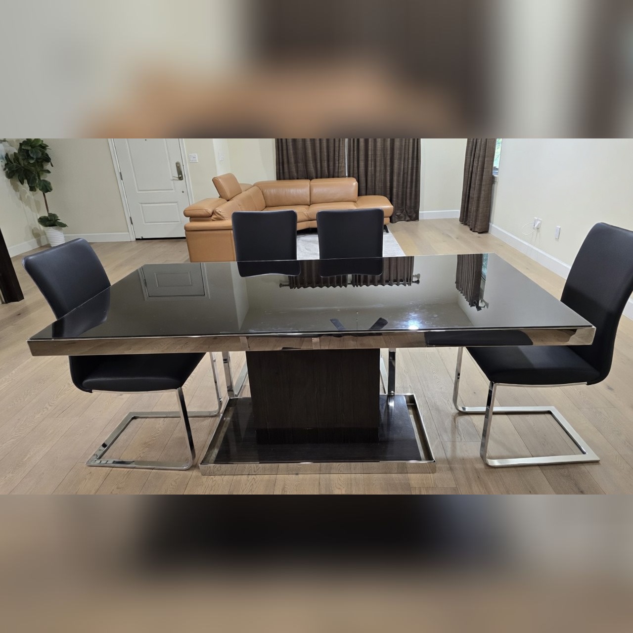 Dinning Table and Chairs - Like New - Pleasanton, CA