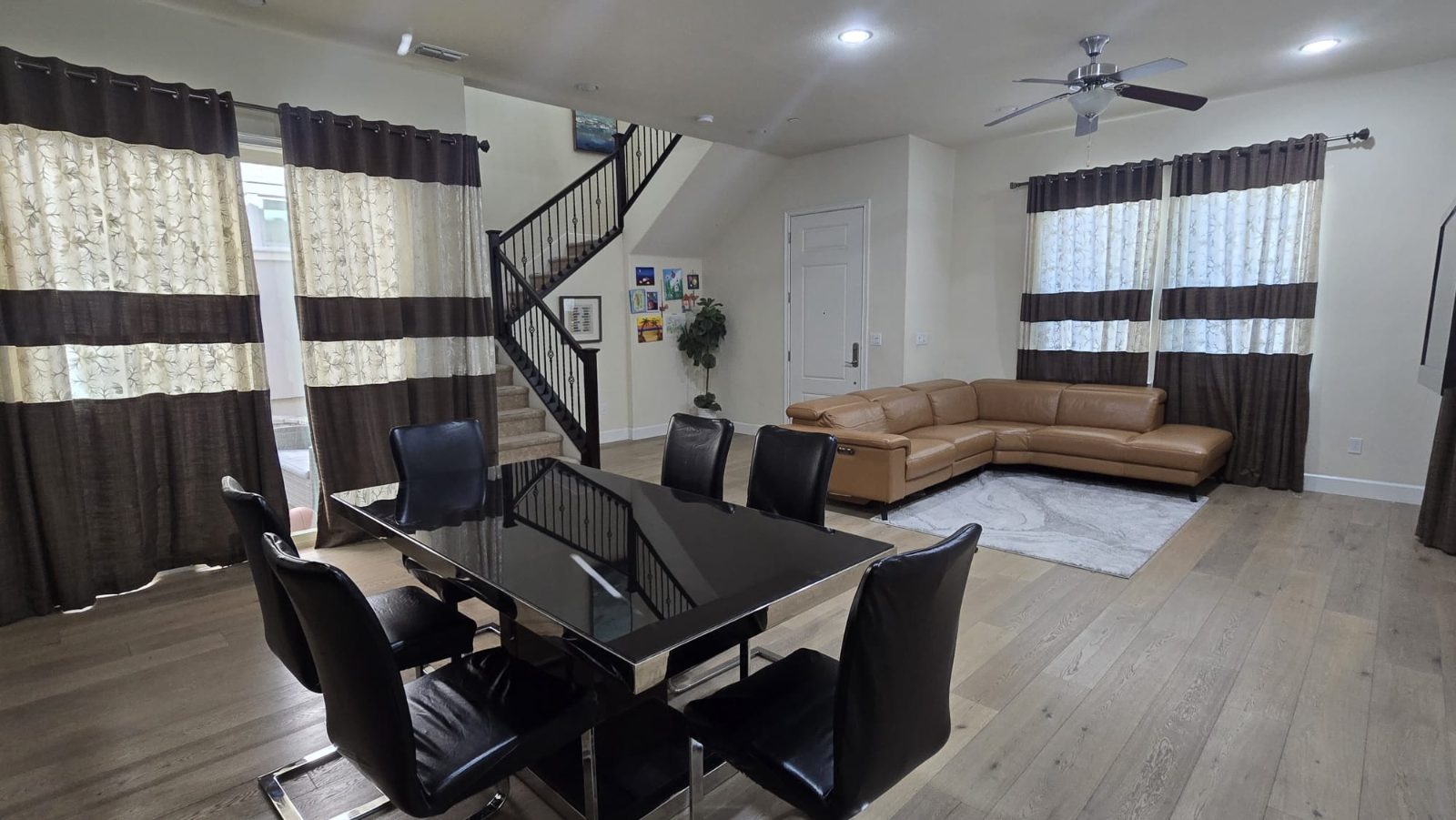 Dinning Table and Chairs - Like New - Pleasanton, CA, photo 2 of 3