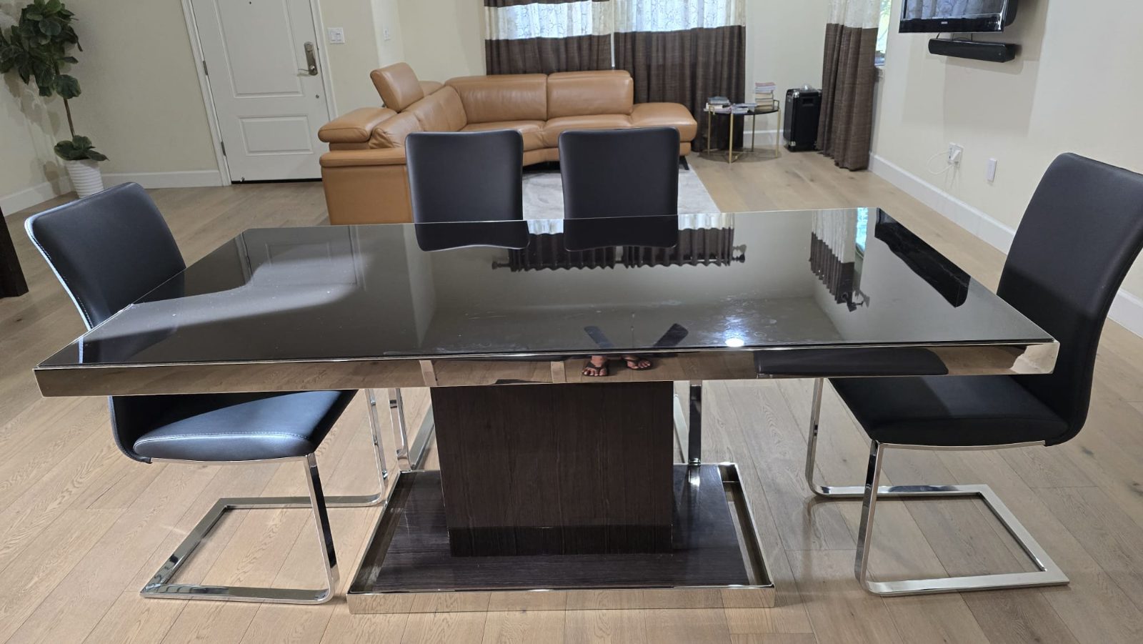 Dinning Table and Chairs - Like New - Pleasanton, CA, photo 3 of 3