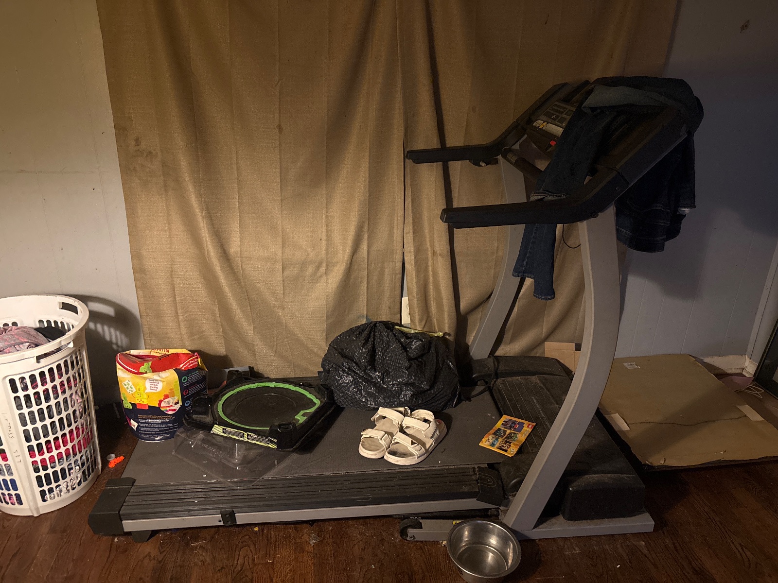 Life Fitness Folding Treadmill - Excellent - 2002 - North Little Rock, AR, photo 2 of 2