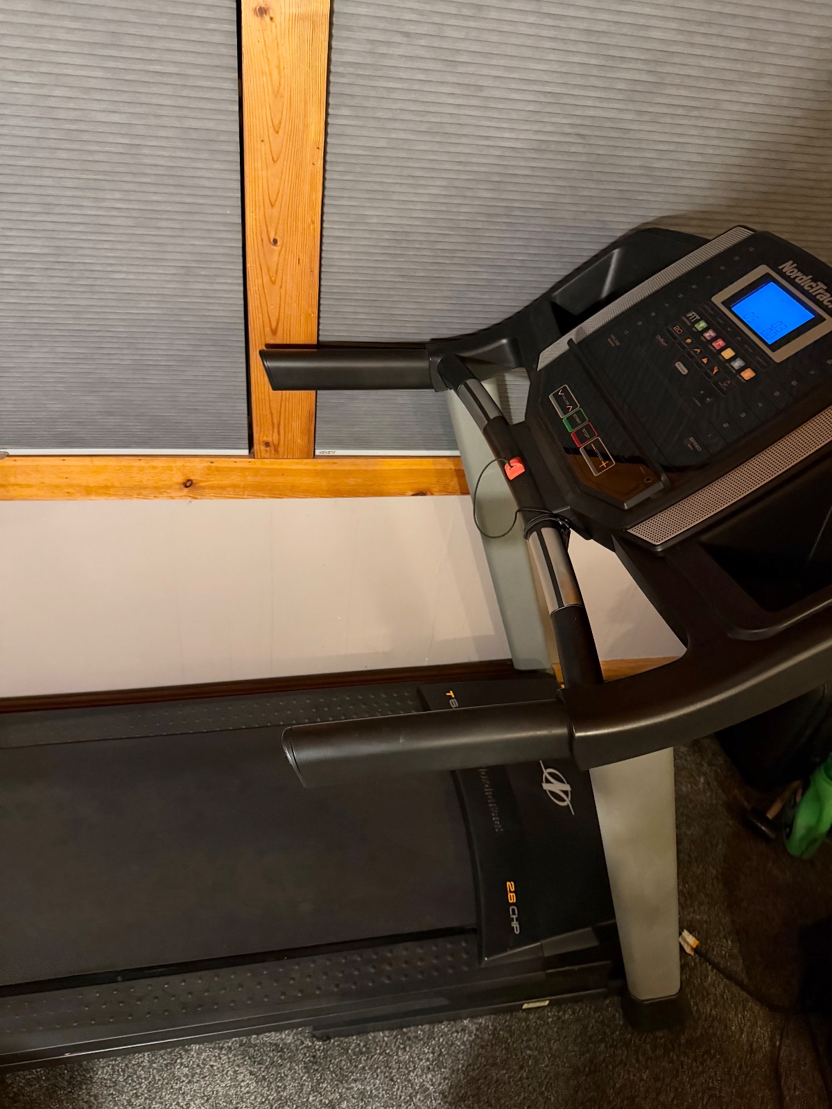 NordicTrack Treadmill, 10% Incline, 2.6 CHP - Excellent - 2021 – Pike County, PA, photo 4 of 6