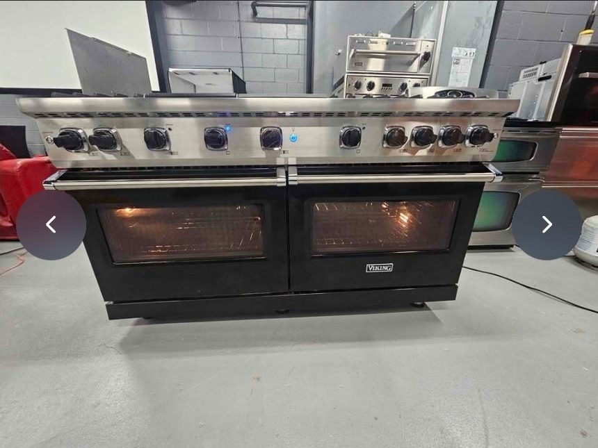 Viking Gas Range, 10 Burners Two Ovens - Good - 2018 - Stamford, CT, photo 3 of 10