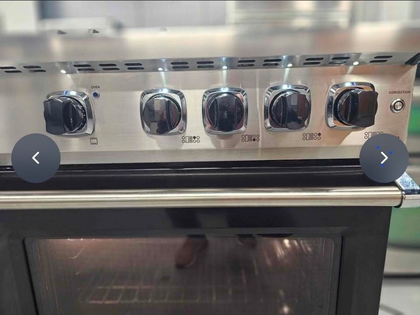Viking Gas Range, 10 Burners Two Ovens - Good - 2018 - Stamford, CT, photo 5 of 10