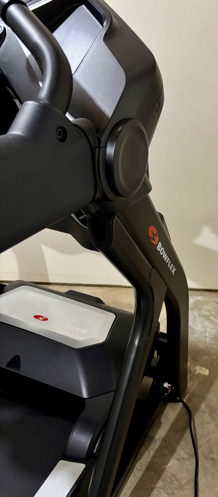 Bowflex Treadmill 10, Motorized Incline - Excellent - 2023 – Eau Claire, WI, photo 5 of 6