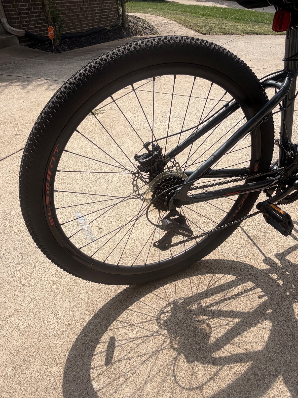 29in Mongoose Durham Mountain Bike - Like New - Louisville, KY, photo 5 of 5