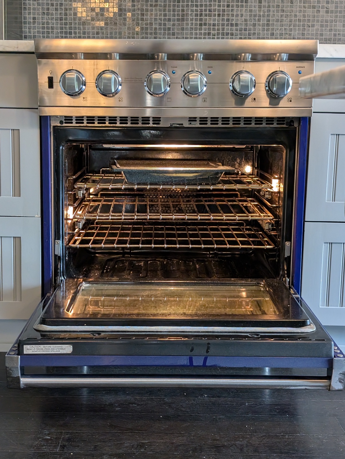 Viking VESC5304BCB 30" 5 Series Professional Range - Like New - New York, NY, photo 2 of 3