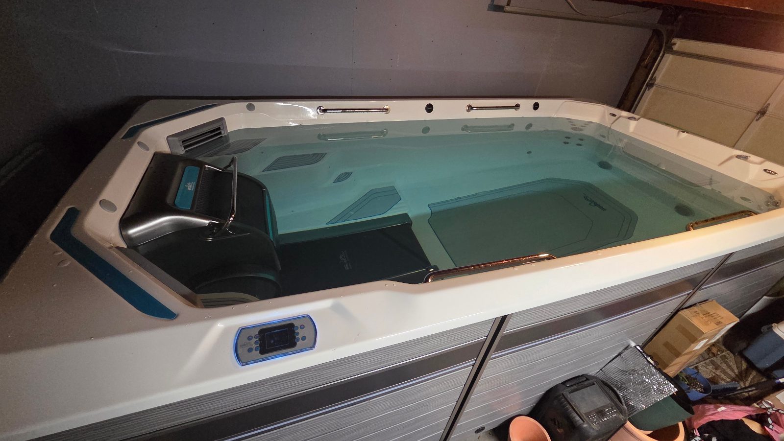 Endless Pool E550-58" TRD - Like New - Lorain, OH, photo 2 of 3