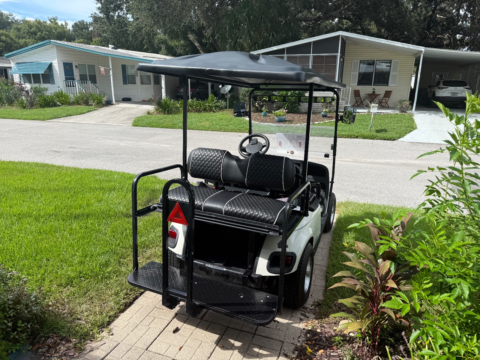 EZ-GO TXT Golf Cart. Lithium Batteries. 4 Seater. - Good - 2018 - Oakland, FL, photo 3 of 5