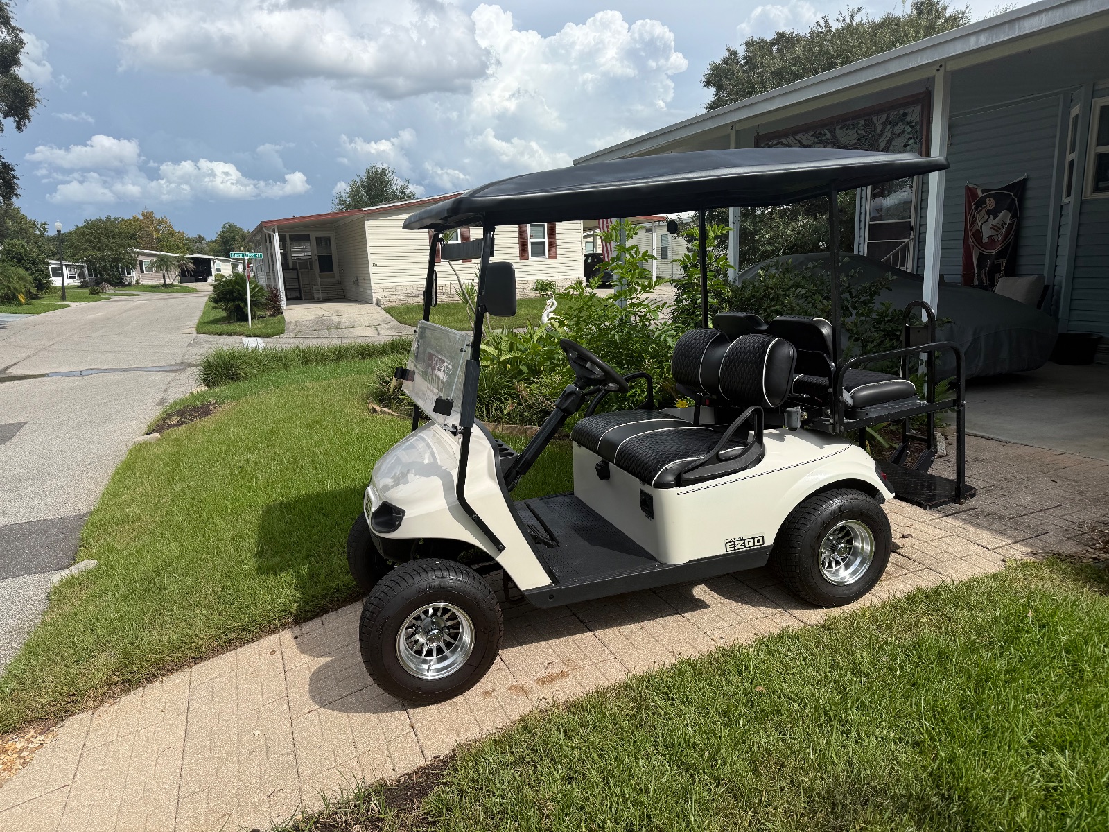 EZ-GO TXT Golf Cart. Lithium Batteries. 4 Seater. - Good - 2018 - Oakland, FL, photo 5 of 5