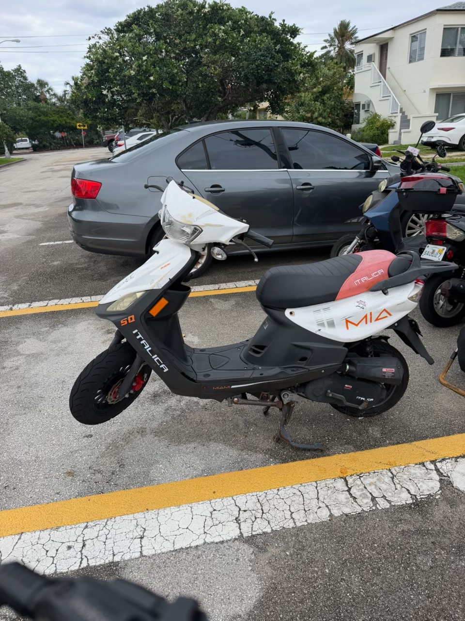 Italica Mia Gas Scooter, 50cc Moped - Good - Miami Beach, FL, photo 2 of 4
