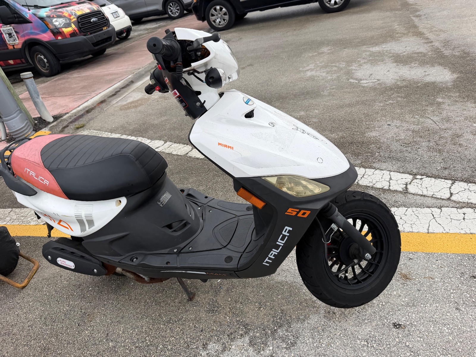 Italica Mia Gas Scooter, 50cc Moped - Good - Miami Beach, FL, photo 3 of 4