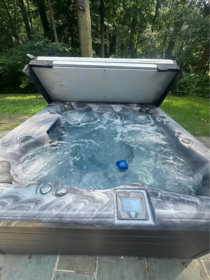 Vita Spa Hot Tub, 6-7 Person - Like New - 2022 - Springfield, PA, photo 4 of 7