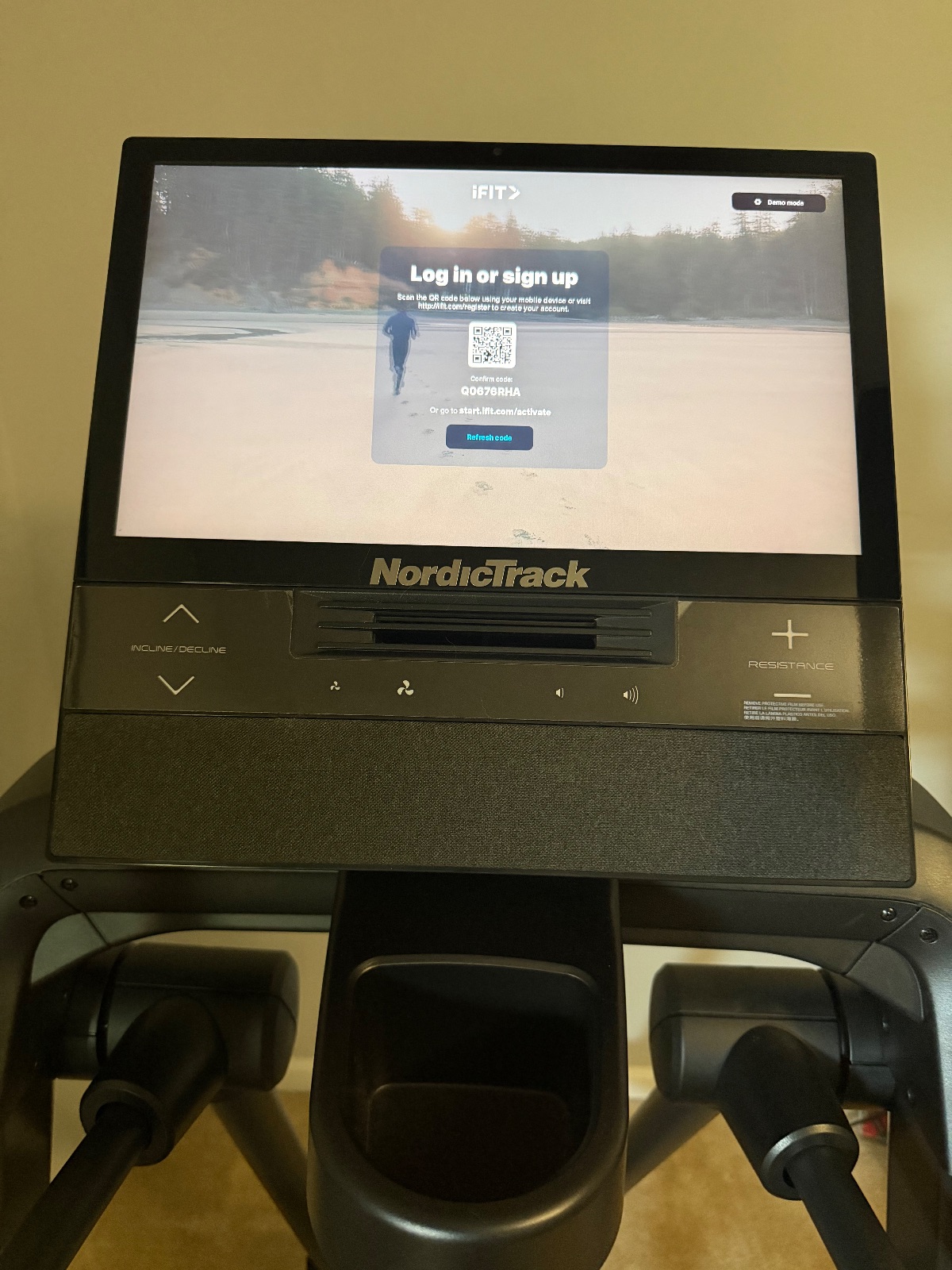 Nordic Track X16 Elliptical With 16" Touchscreen and 26 Resistance Levels - Like New - Charleston, SC, photo 4 of 7