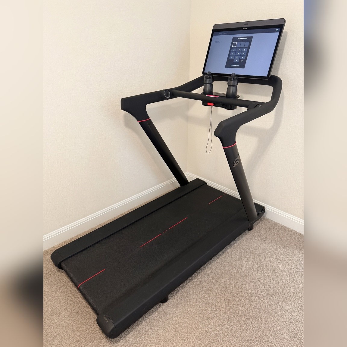 Peloton Tread - Excellent - 2022 - Pflugerville, TX