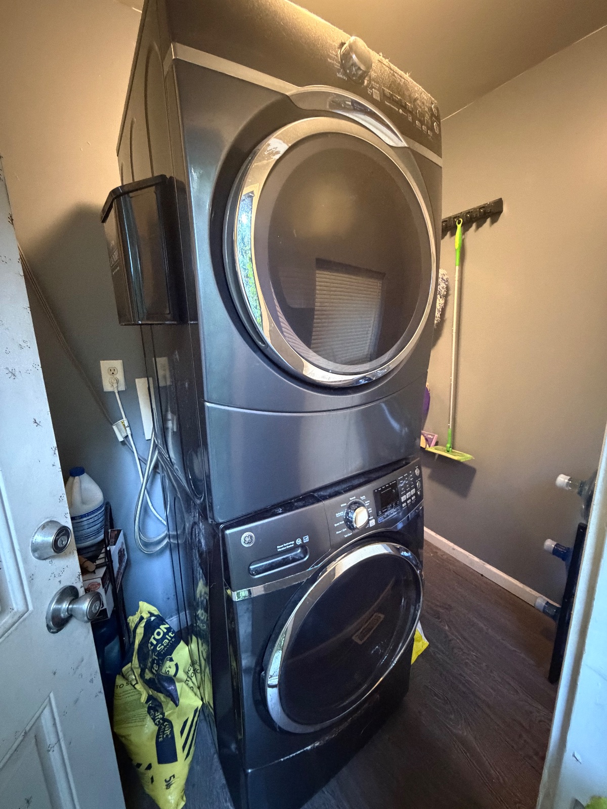Washer and Dryer - Good - Philadelphia, PA, photo 3 of 4