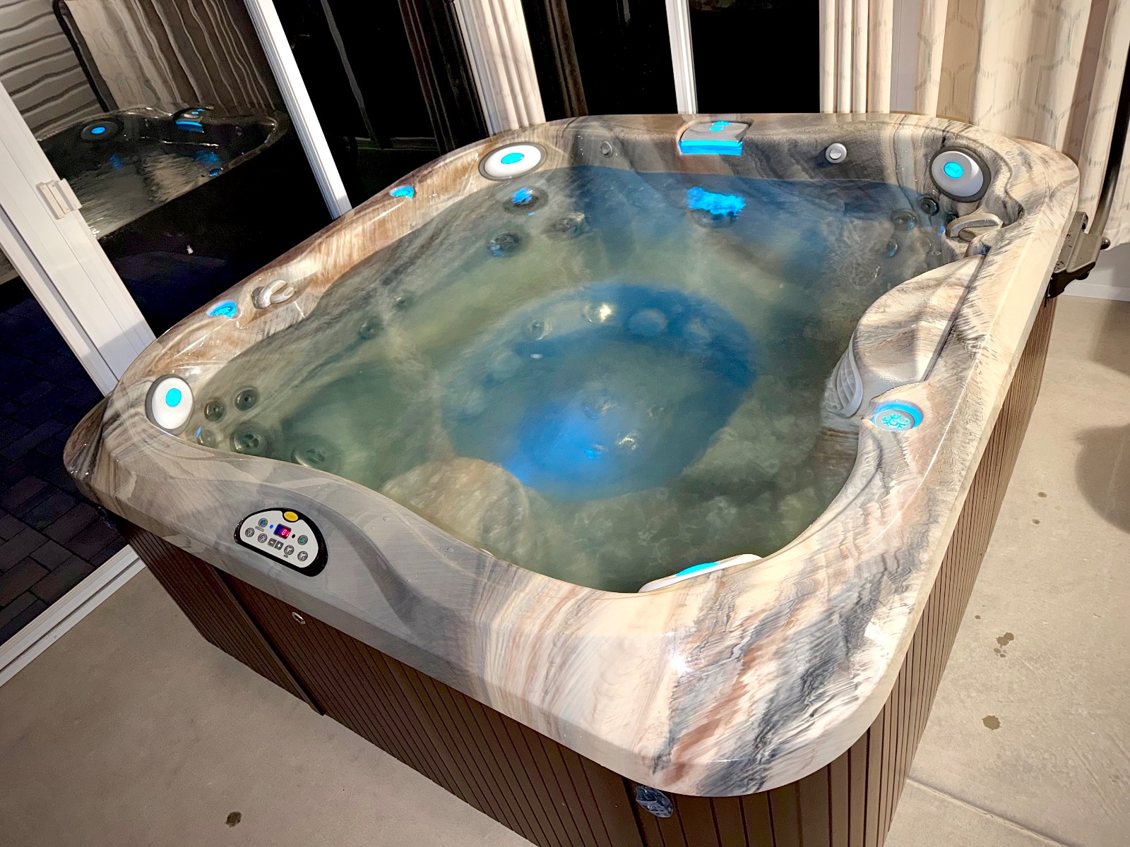 Jacuzzi Hot Tub Premium Spa - Like New – Oley, PA, photo 3 of 3