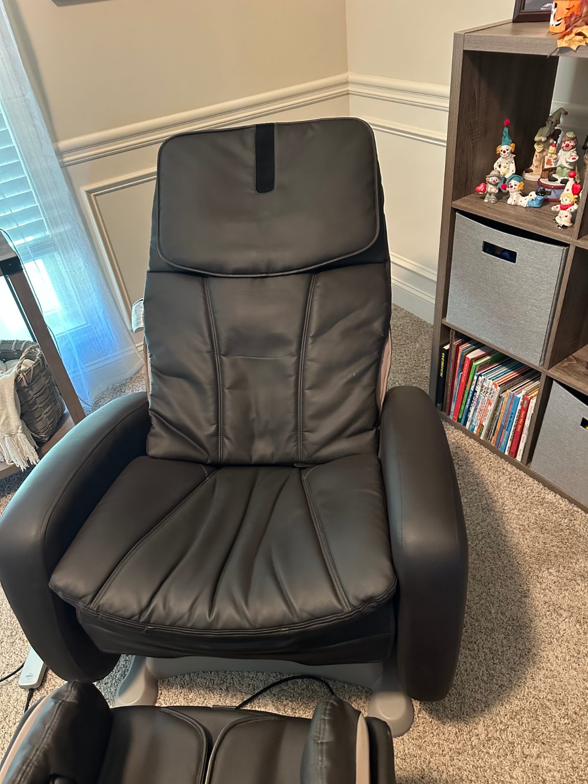 Osim Massage Chair, Black Faux Leather with Remote - Good – Winder, GA, photo 5 of 5