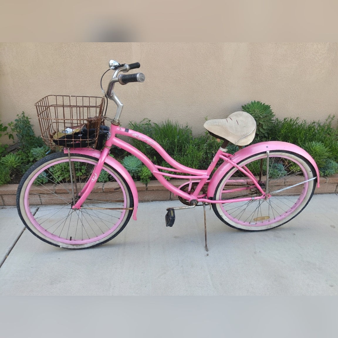 Pink Beach Cruiser Old - Good - Buena Park, CA