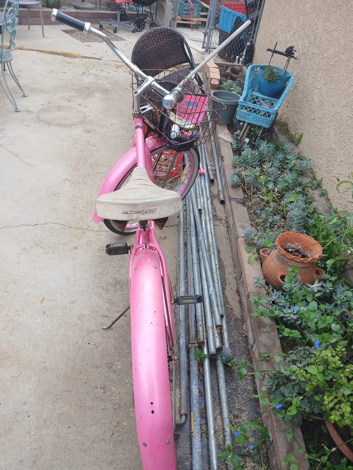 Pink Beach Cruiser Old - Good - Buena Park, CA, photo 4 of 5