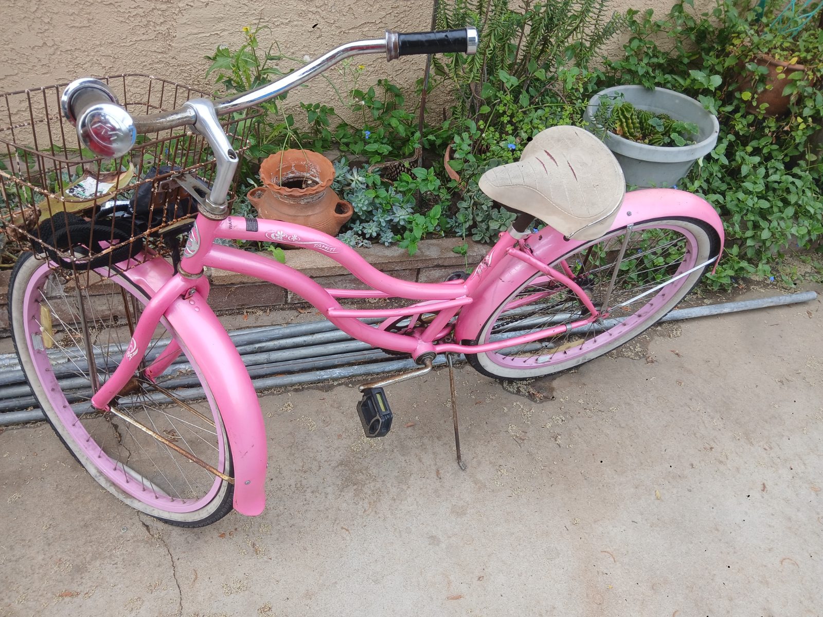 Pink Beach Cruiser Old - Good - Buena Park, CA, photo 5 of 5