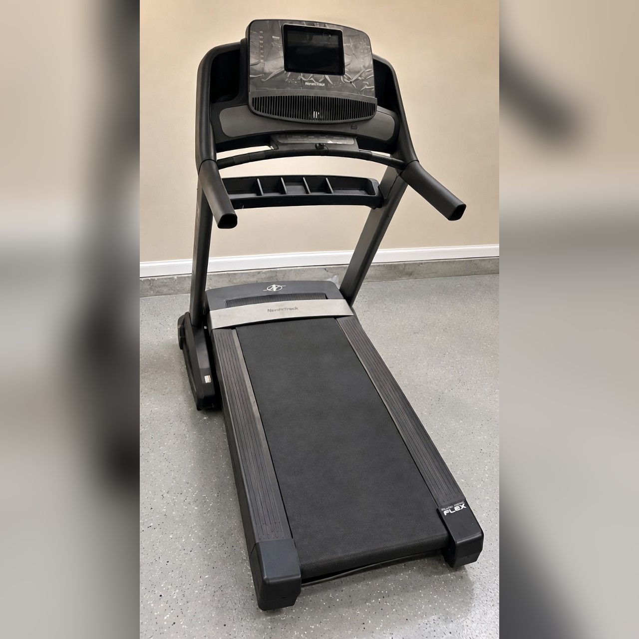NordicTrack Treadmill, 77.3 X 37 X 59.5 In, 311.5 Lb - Like New – Blackhawk, CA