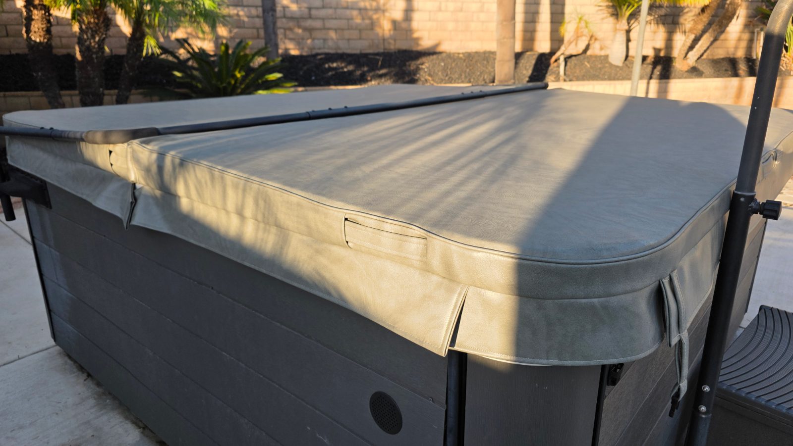 Master Spas Twilight Hot Tub, 47 Jets Seats 7 - Good – Corona, CA, photo 6 of 7