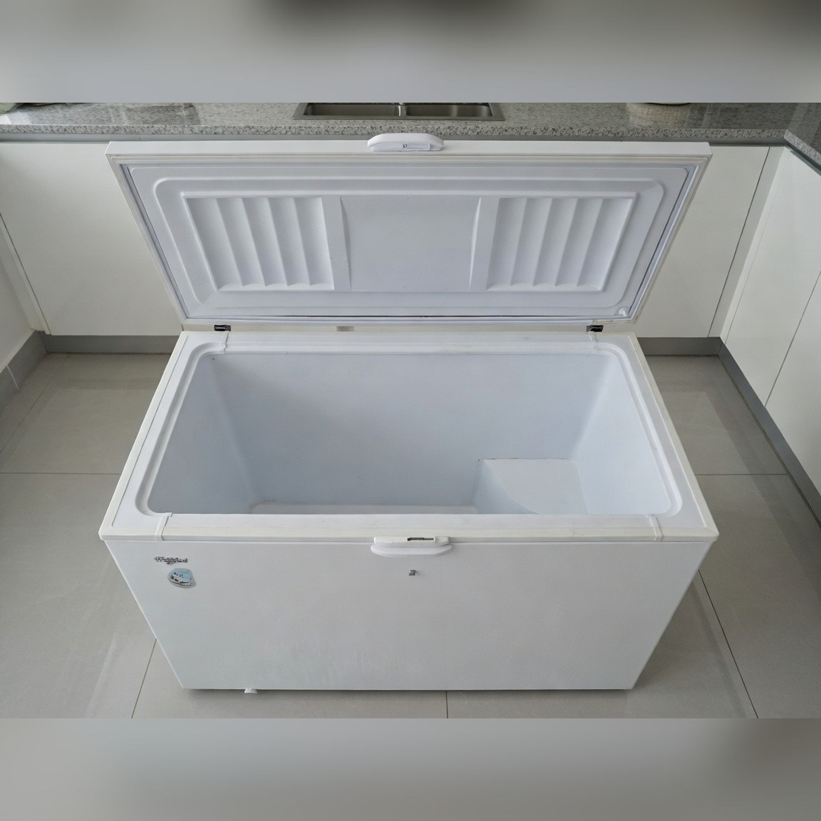 60 Gallon Magic Chef Deep Freezers & 135 Gallon Whirlpool Deep Freezer - Like New - San Antonio, TX