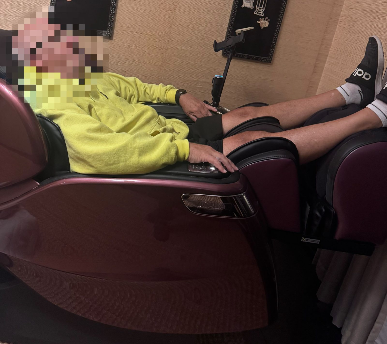 Ogawa Master Drive AI Massage Chair OG-8800 (maroon/black, Works, Tablet Controller Missing) - Good - Lake Como, NJ, photo 2 of 5