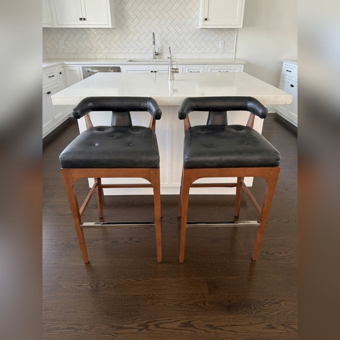 Eichholtz Tazio High Bar Table + 4 Global Views Moderno Bar Stools - Like New - Westbury, NY