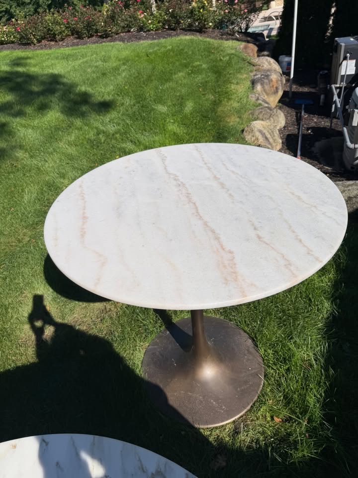 Eichholtz Tazio High Bar Table + 4 Global Views Moderno Bar Stools - Like New - Westbury, NY, photo 4 of 9