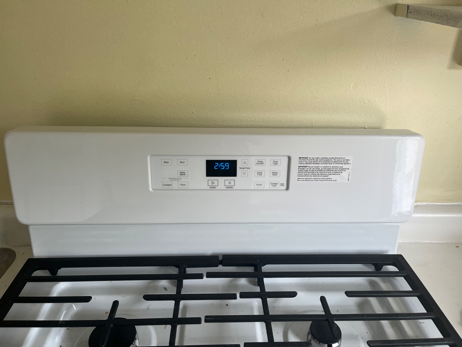 Whirlpool White Gas Freestanding Range - New - Cleveland, OH, photo 4 of 7