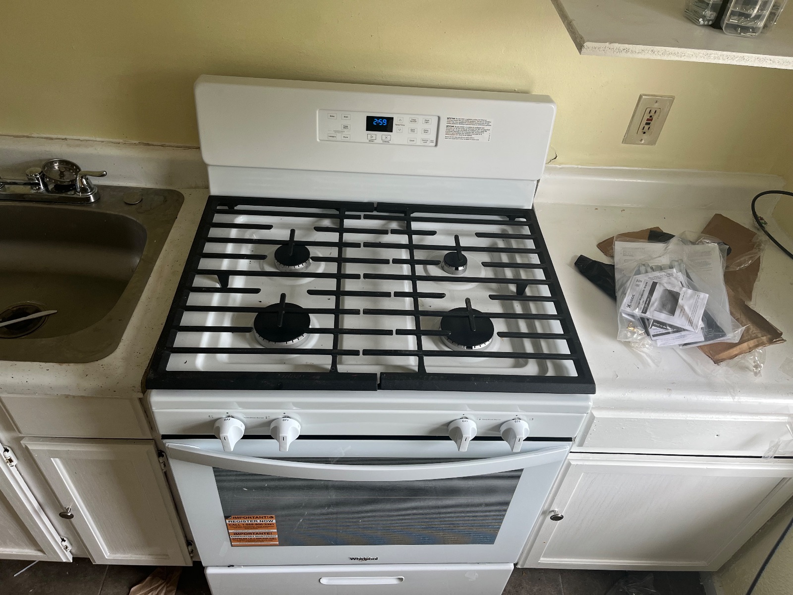 Whirlpool White Gas Freestanding Range - New - Cleveland, OH, photo 5 of 7