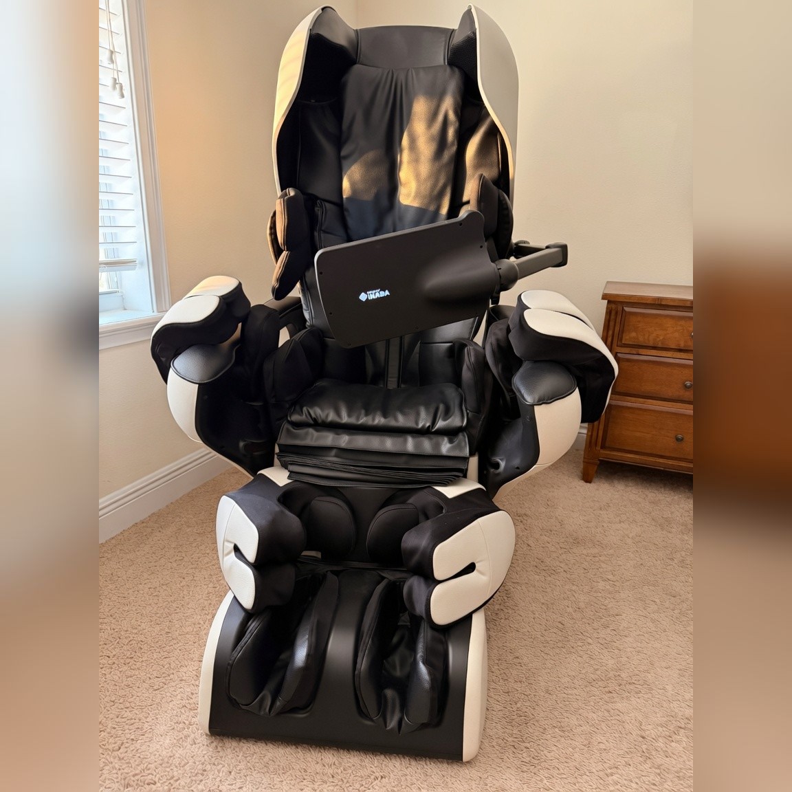 Inada ROBO Massage Chair with Facial Recognition - Like New - Tampa, FL
