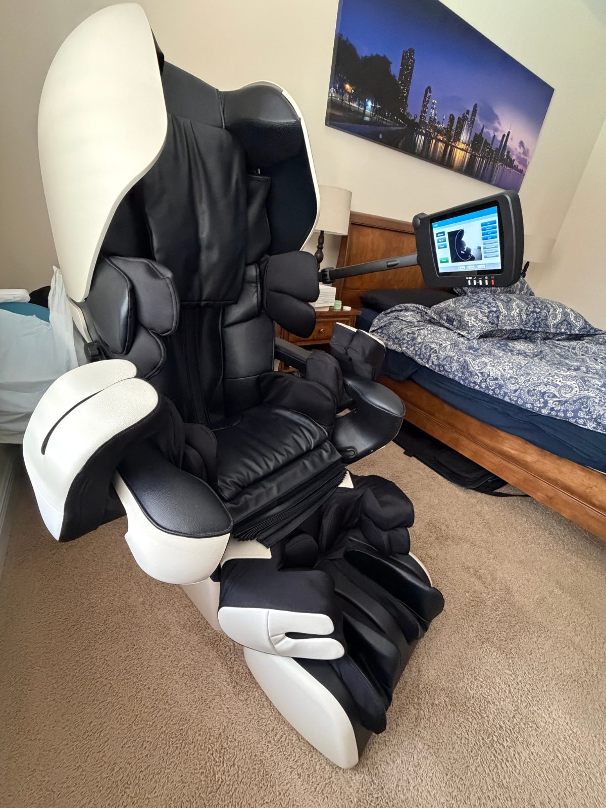 Inada ROBO Massage Chair with Facial Recognition - Like New - Tampa, FL, photo 2 of 2