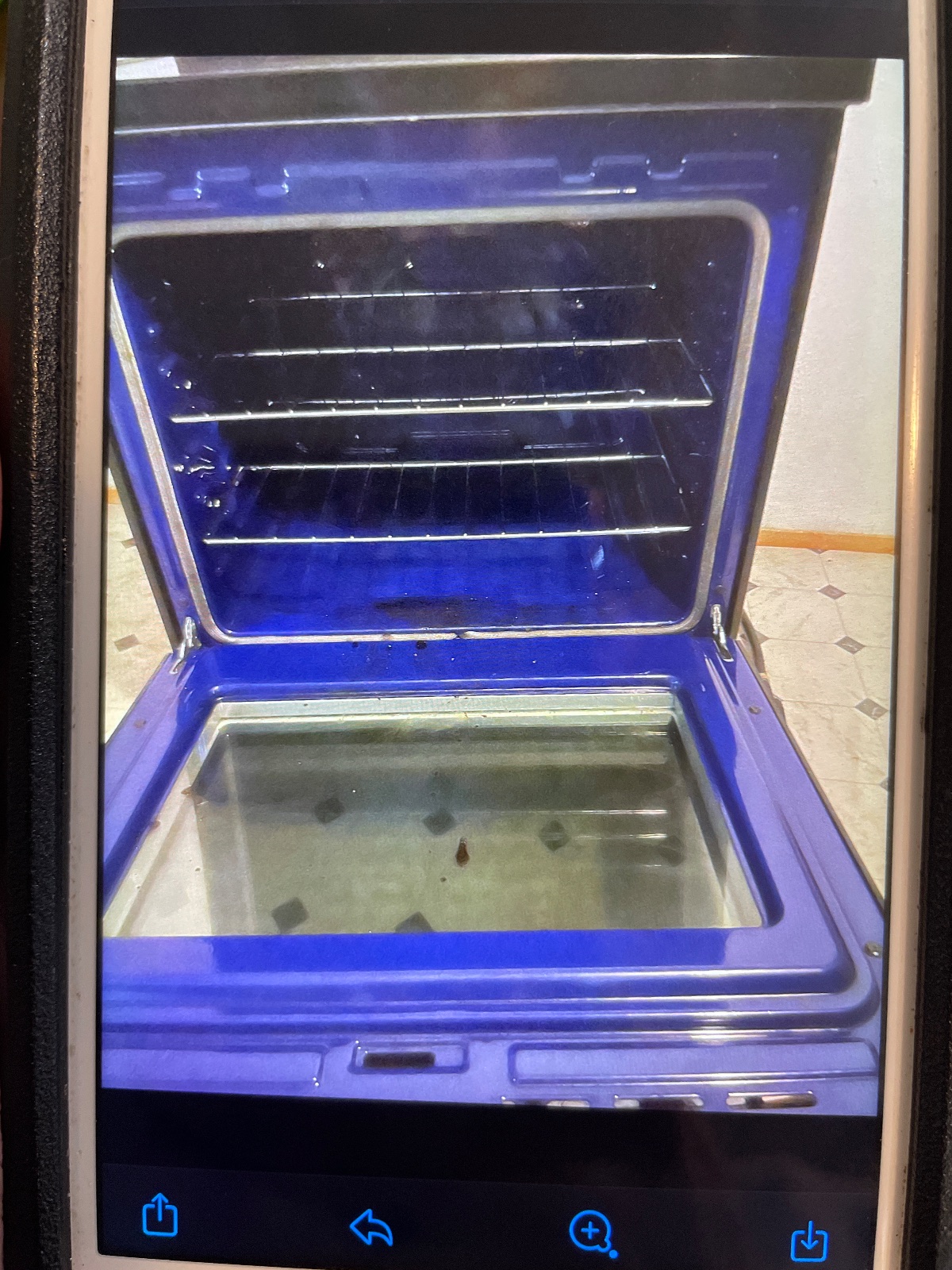 LG 24 Inch Electric Range, Stainless Steel Convection - Like New - Hammond, LA, photo 2 of 4