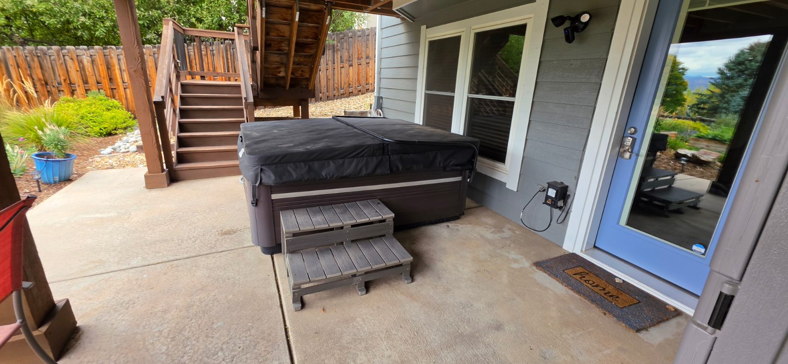 Vita Spa Hot Tub, 4-5 Person 44 Jets - Like New - 2025 – Littleton, CO, photo 3 of 5