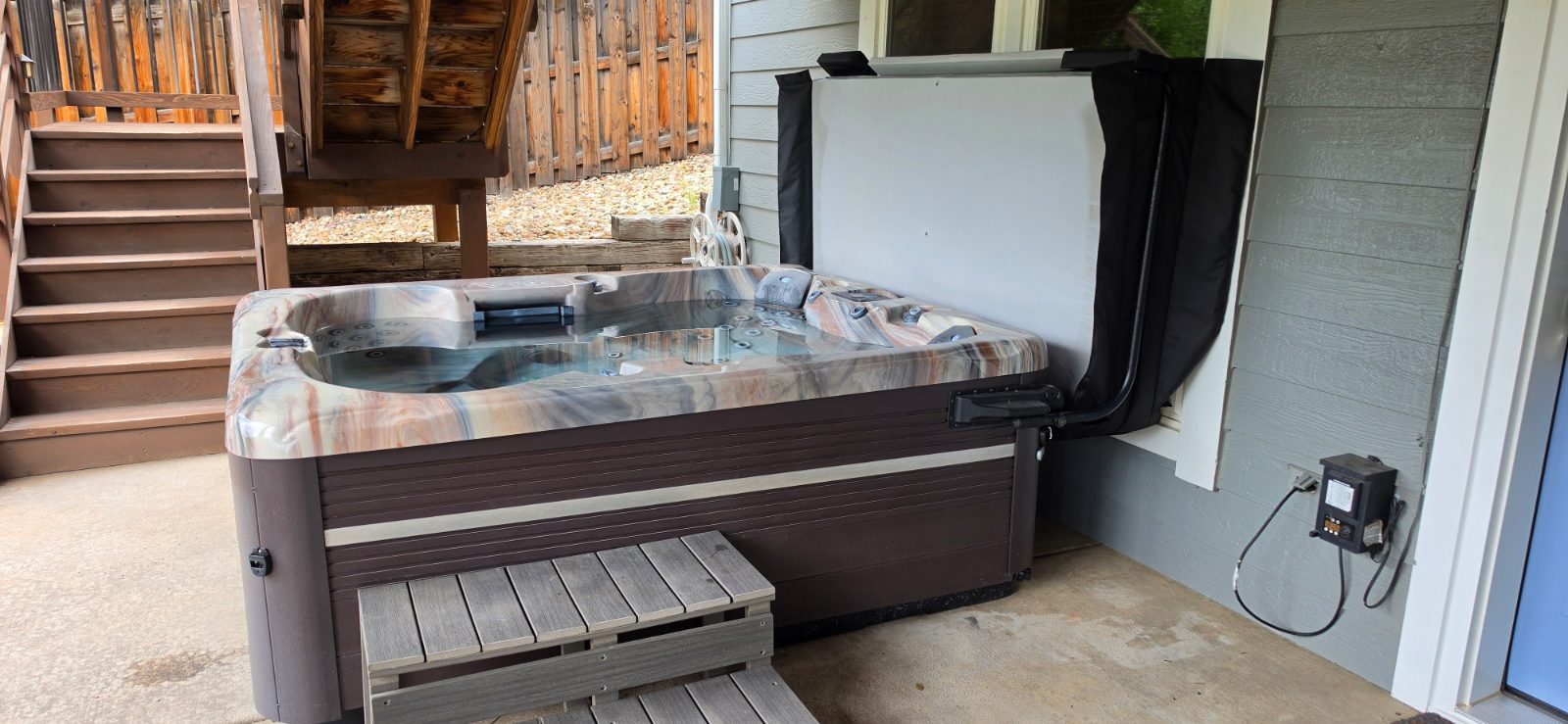 Vita Spa Hot Tub, 4-5 Person 44 Jets - Like New - 2025 – Littleton, CO, photo 5 of 5
