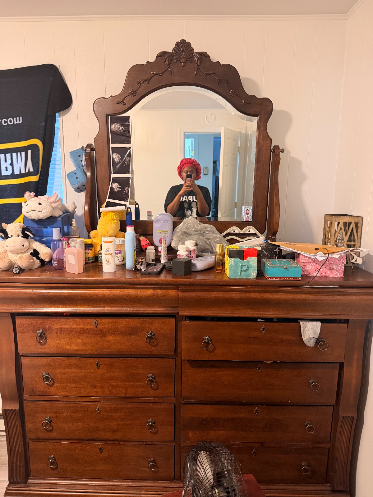 Dresser, TVs, Clothing, Nightstand, Trunk, Table, TV Stand, High Chairs - Good - Everettville, WV, photo 5 of 11