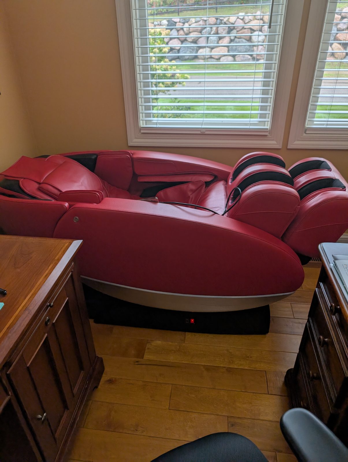 Human Touch Novo XT2 - Like New - Plymouth, MN, photo 4 of 4