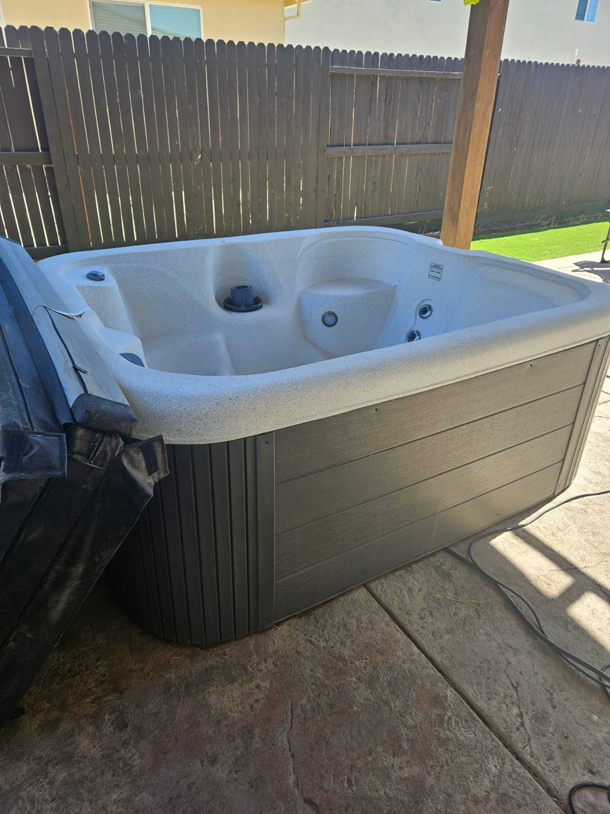 San Miguel Hot Tub - Like New - Manteca, CA, photo 2 of 6