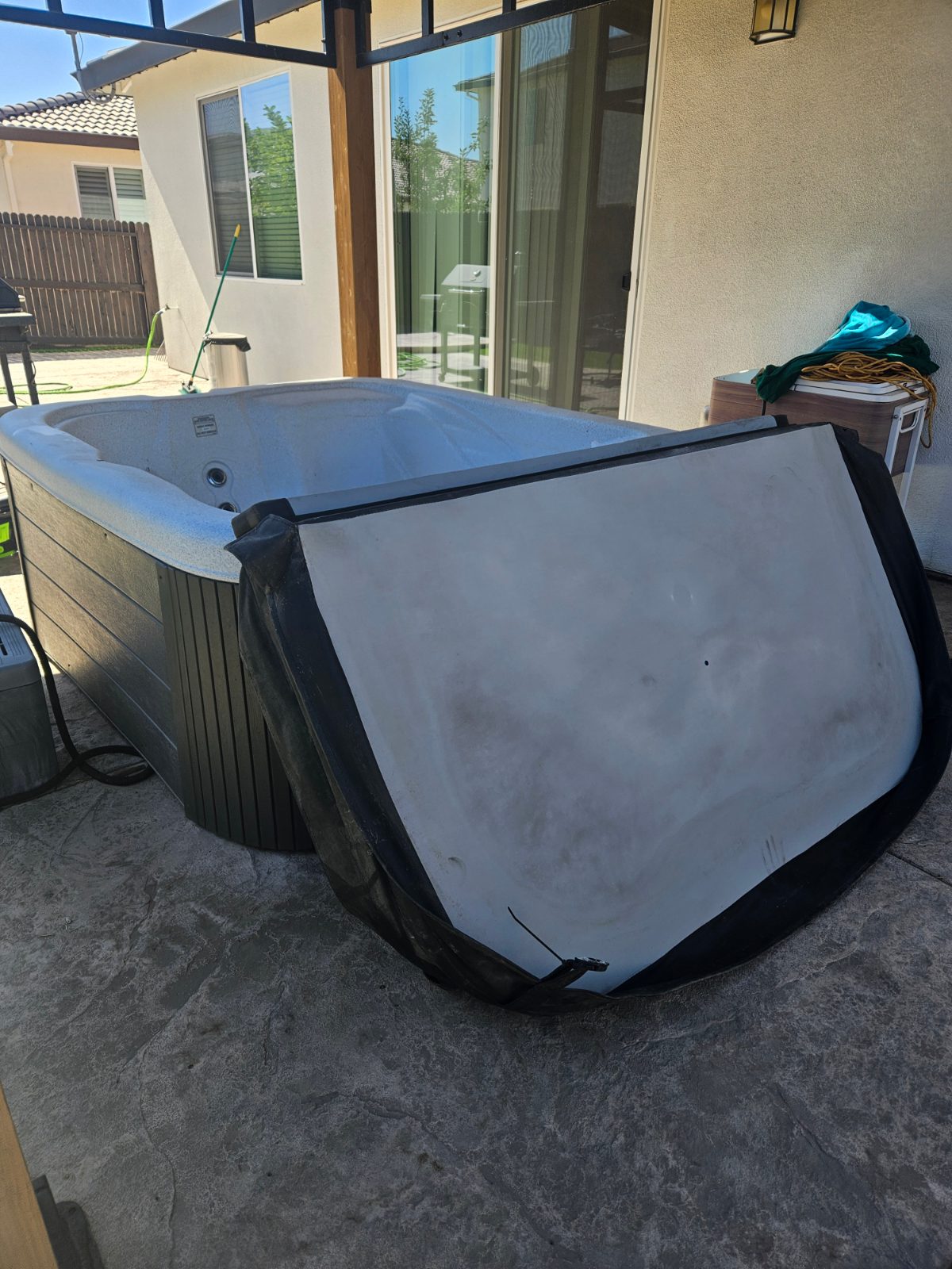 San Miguel Hot Tub - Like New - Manteca, CA, photo 4 of 6