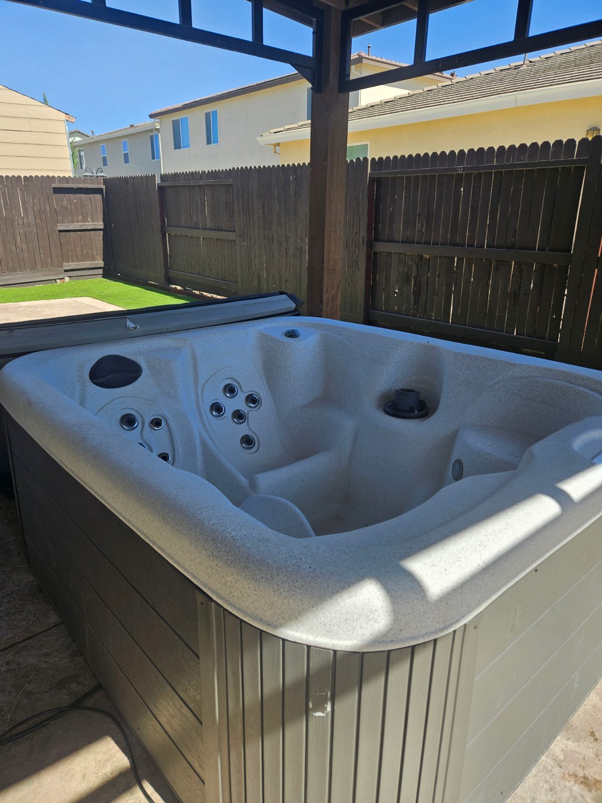San Miguel Hot Tub - Like New - Manteca, CA, photo 6 of 6