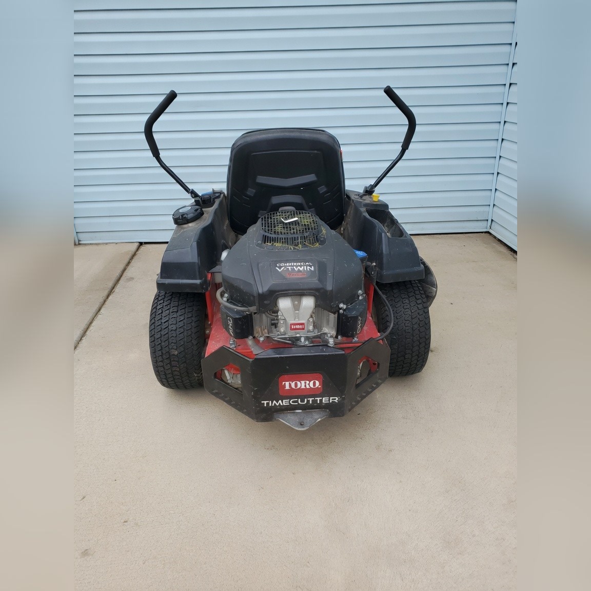 Zero Turn Lawn Mower - Like New - CHERKEE HMSTD, MO