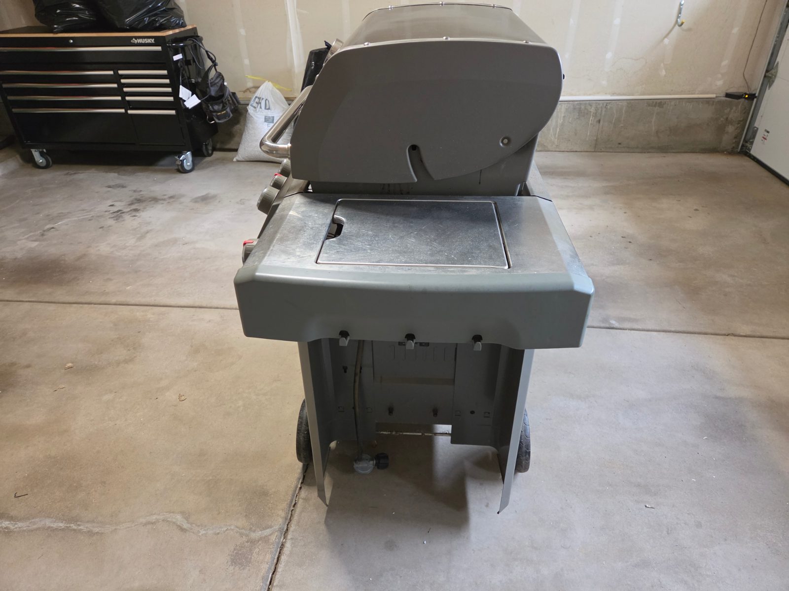 Weber Propane Grill - Good – Littleton, CO, photo 2 of 5