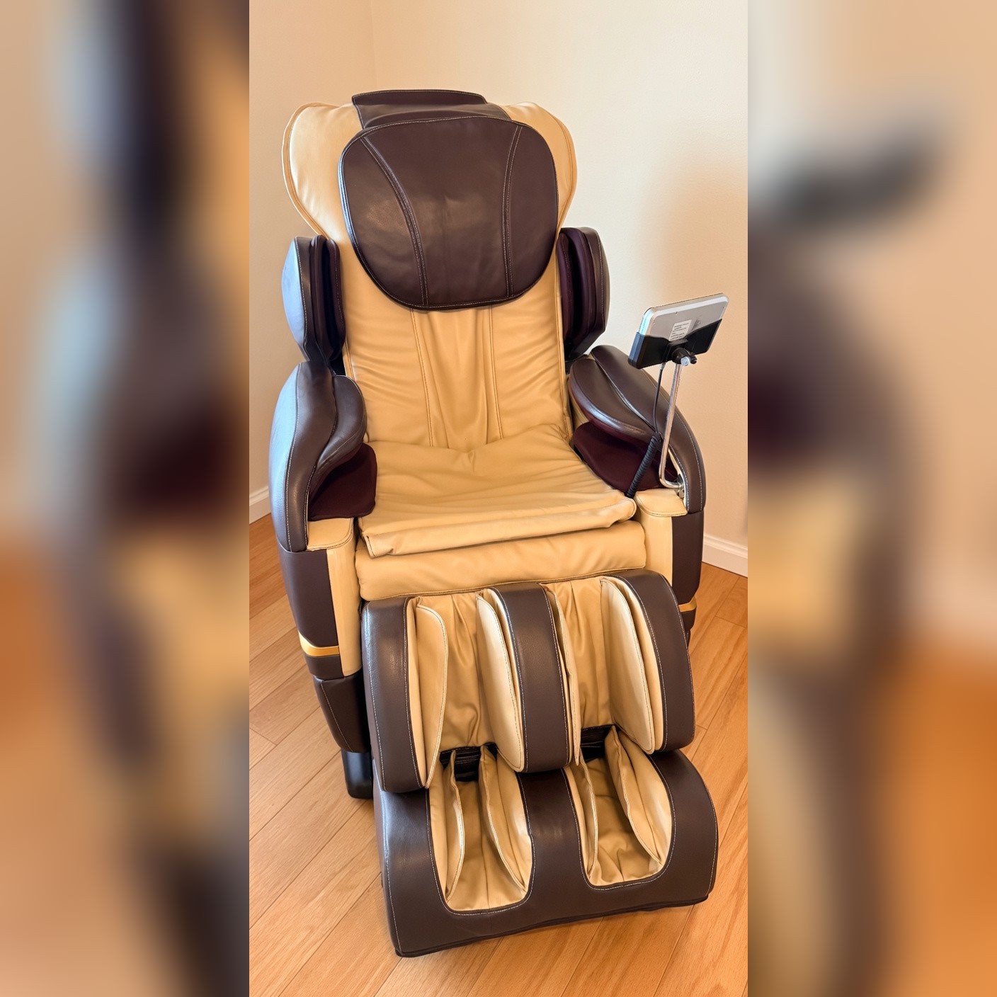 Full Body Luxury Massage Chair - Like New - Houston, TX