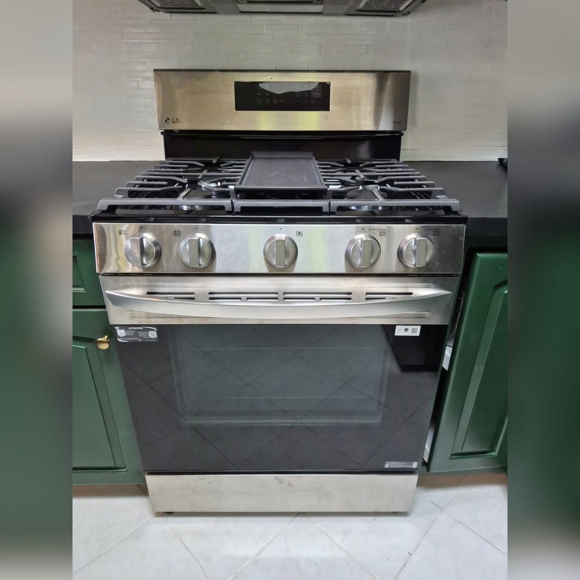 LG ThinQ Gas Range - Like New - Westland, MI